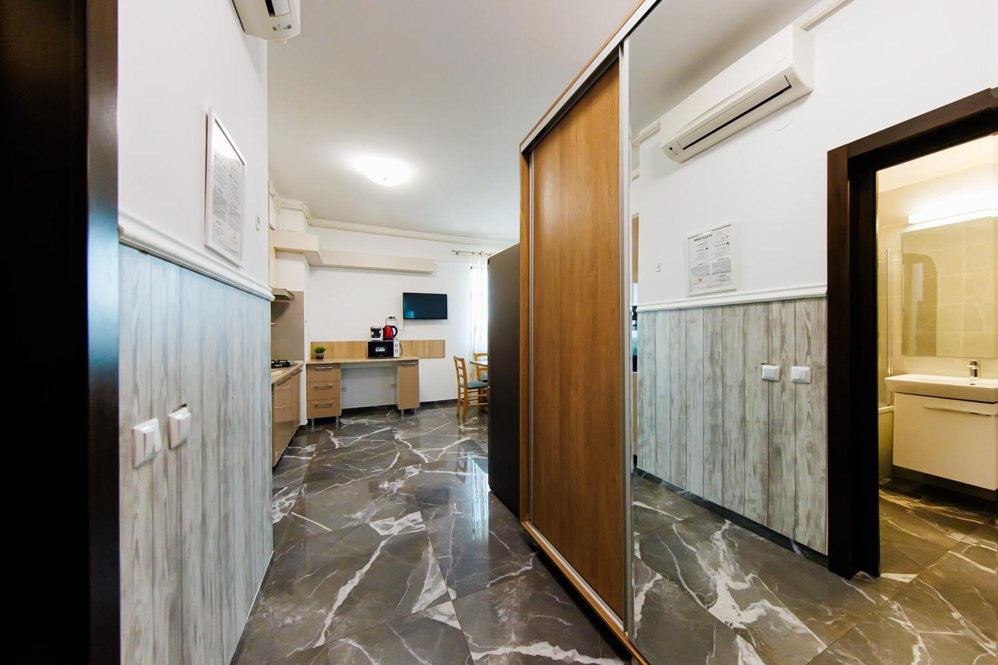 Luxury Glam Apartments Iasi At Lazar Palas Esterno foto
