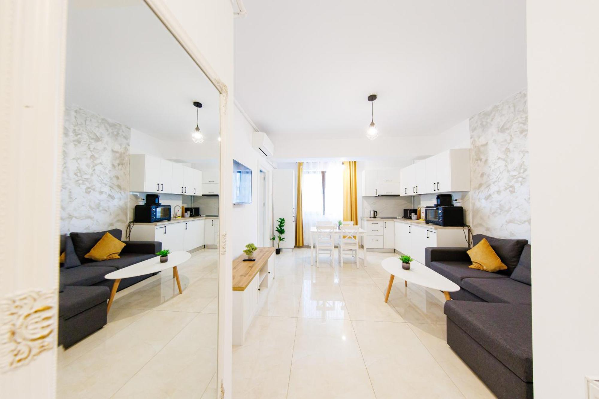 Luxury Glam Apartments Iasi At Lazar Palas Esterno foto