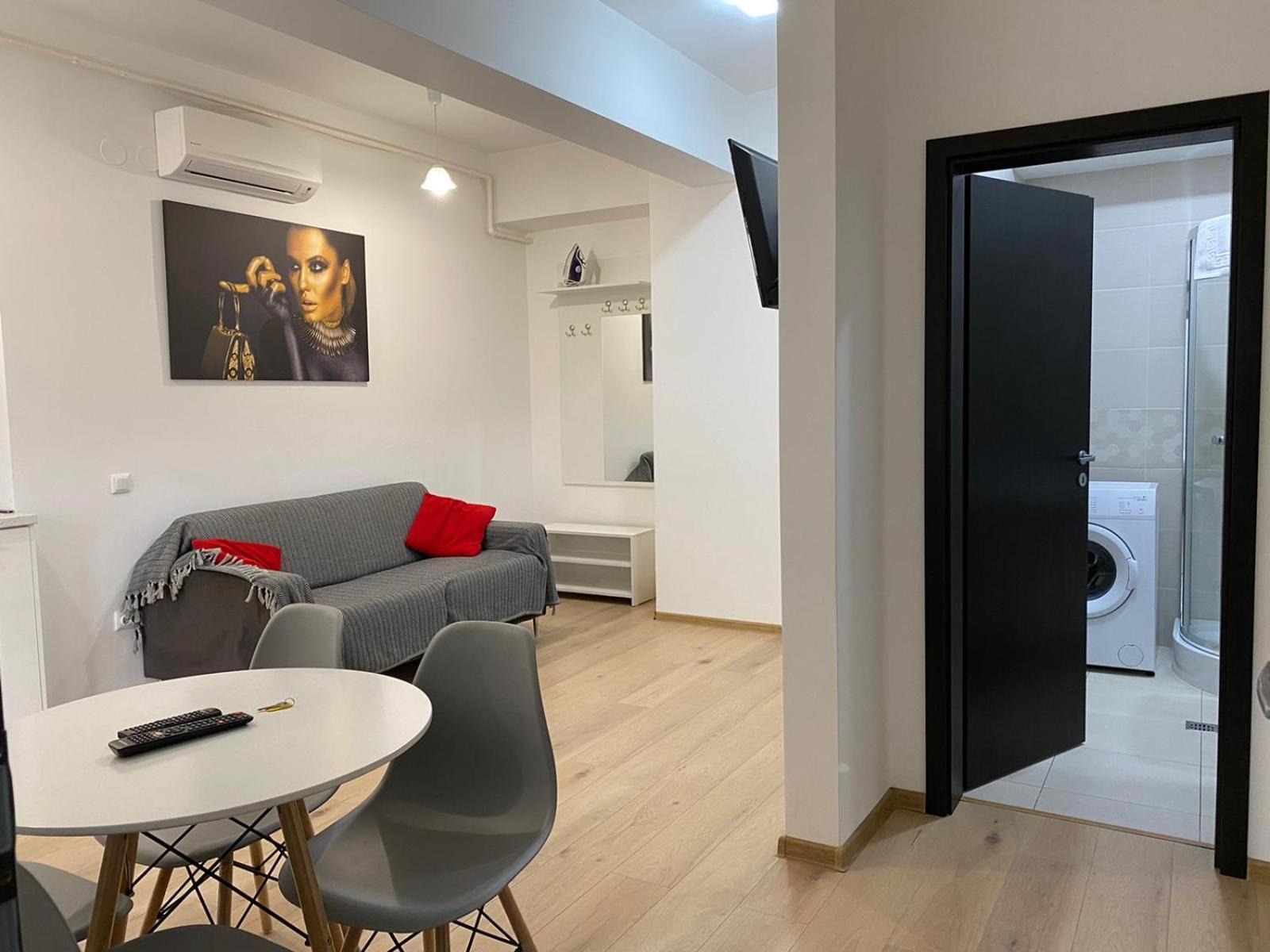 Luxury Glam Apartments Iasi At Lazar Palas Esterno foto