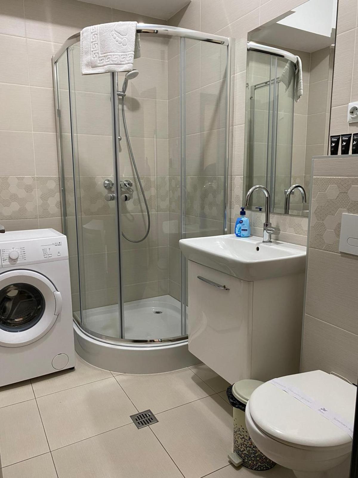 Luxury Glam Apartments Iasi At Lazar Palas Esterno foto