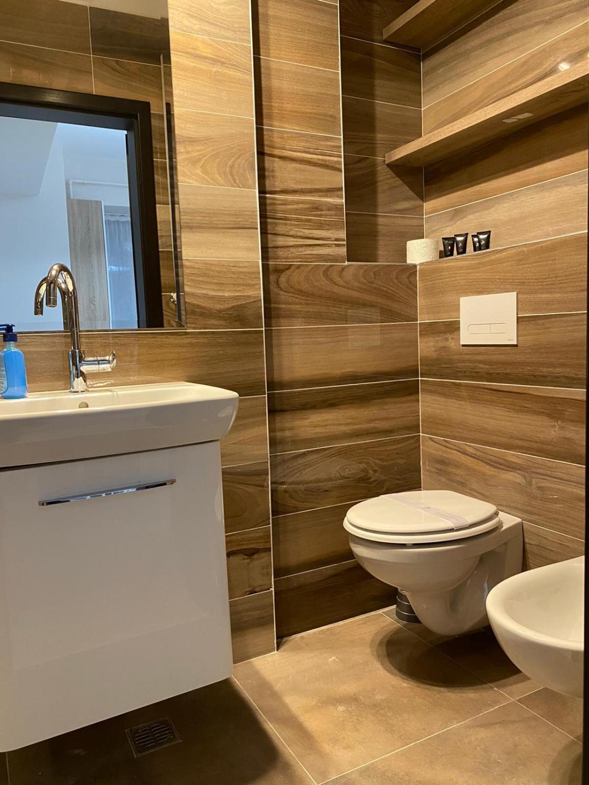 Luxury Glam Apartments Iasi At Lazar Palas Esterno foto